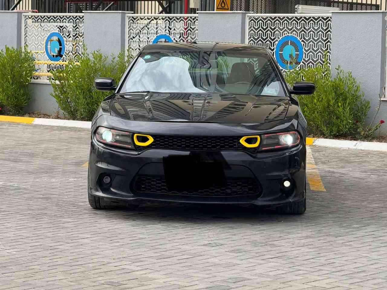 السلام عليكم
چارجر 16 SXT
رقم بغداد انكليزي سنويه وهزه جدد
حادثها سرقة قطعه وبابين كلير من امريكا
بدون ايرباك ولادواخل 
گير مكينه صدر تبريد ثلج 
تخم تاير ويل 18 SXT
زرع لدات متغير
السيارة جاهزة ومال جناي
السعر 158 وبيها مجال للشراي او مراوس ترهم
وعيوني الكم 
عنواني بغداد ***********
