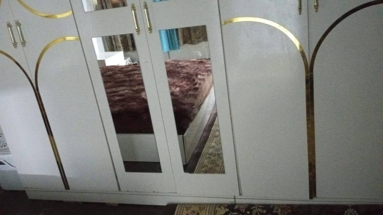 سلام عليكم غرفه تركيه 5 قطع نضيفه للبيع سعر 350 وبيها مجال جكوك الاساتذه  *********** وات ساب او تصال
