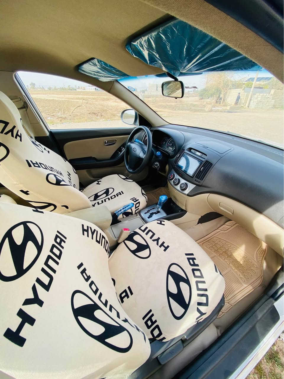 سلام عليكم 
النترا 2010 (دكشن عالي) للبيع
رقم جديد / سنوية لحد ٢٠٢٩
سيارة مال بيت ماشية ١٣٠
المحرك والگير كله بشرط 
باب وره بي صبغ باقي كفالة 
كشنات تغليف
ارضية تغليف
سيارة رقم شمالي بأسمي شرط تحويل
السعر / ١١٩ بي مجال
للتواصل 📞:***********
📍مكان سيارة كركوك كركوك, العراق
