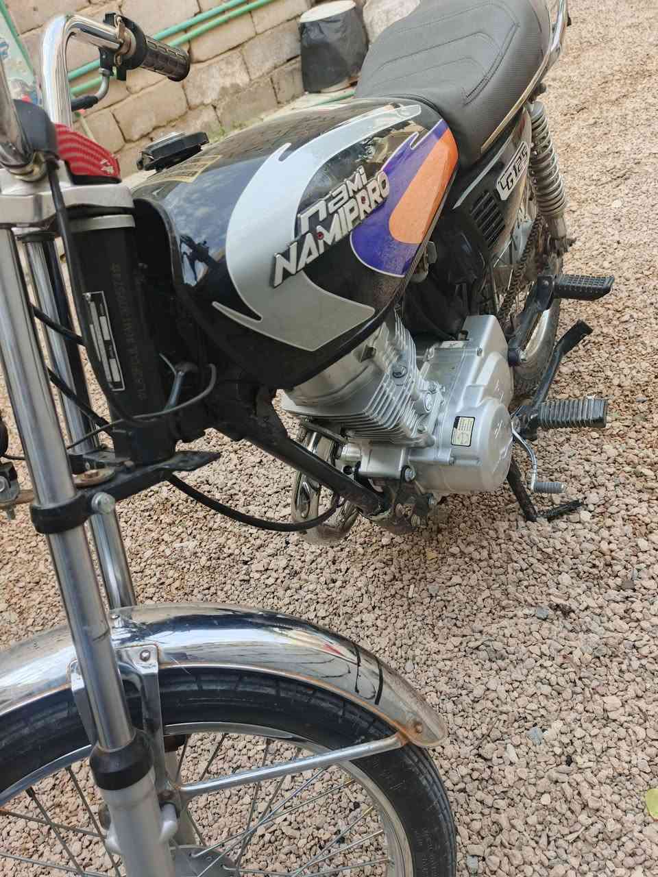 للبيع دراجه مامفتوحه نضيفه 600وبيها مجال 
***********
