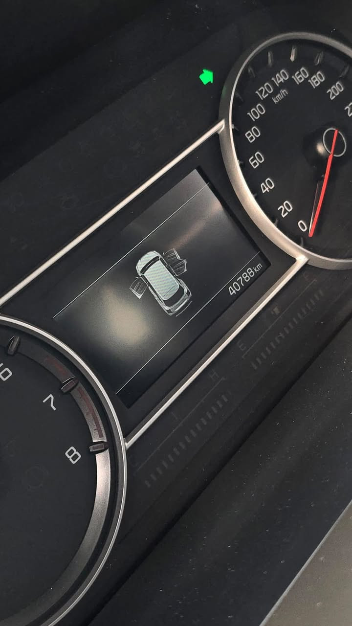 بيع مستعجل 

سورنتو 2022 خليجي مكفولة 4 سلندر 
ماشية 40الف كيلو 
كفالة عامة بدون حادث ب245$وبيها مجال 

***********
