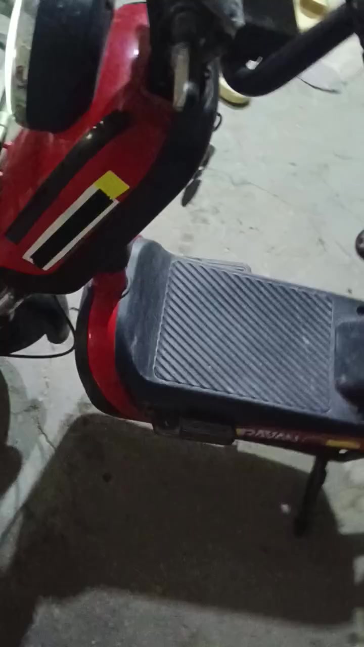 دراجات البيع كرمت علي ارتسعه والثانيه 14 جدد كل نقص مابيهن 400 والثانيه 200 رقم الهاتف *********** بي وات ساب
