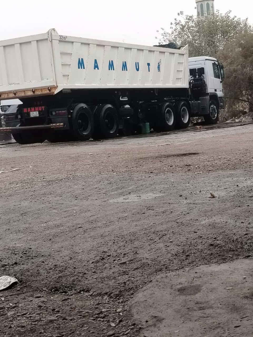 السلام عليكم للبيع نساف اكتروس موديل ٢٠٠٤ مسجلة ٢١ مكينة كير كفاله السيارة بلادية مكانها بغداد *********** / ***********مكلف بنشر الشراي يتصل
