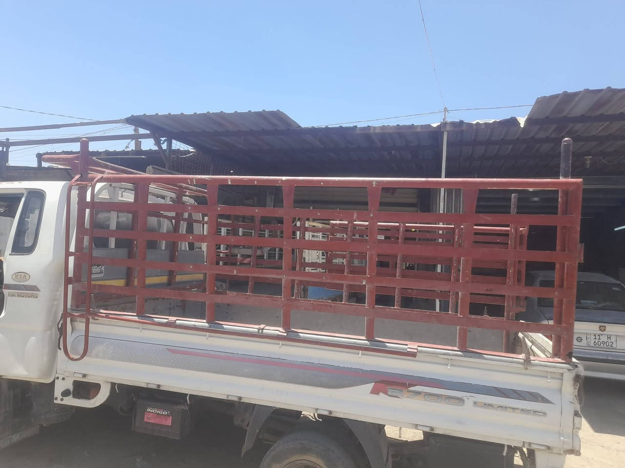 السلام عليكم محجر لبيع عموشه مابيه اي خياس سعر ٢٠٠ وبيه مجال  مكاني بغداد الدوره شارع ٦٠ 
***********
