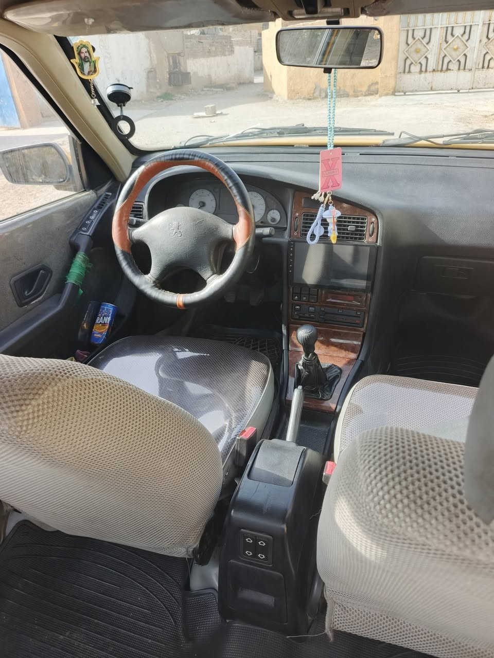 بيجو بارص 2015 سياره حلوه بسمي تحويل ثاني يوم مصفره هيئه وغرامات تجي تشوف وتقتنع وبخدمتك
السعر 50 وبيها مجال حك الجيه  
***********
