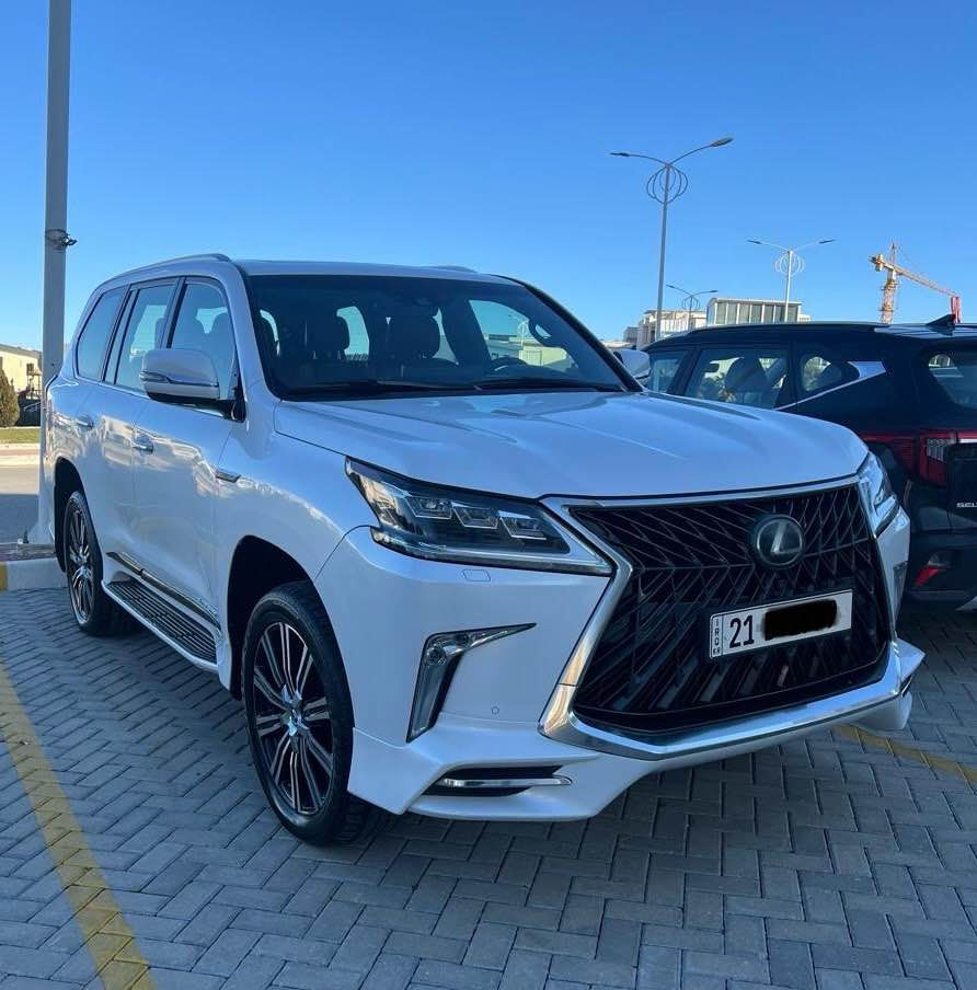 Lexus 2018 LX full 

بسم الله الرحمن الرحيم

.. گیڕ و مکینە كارەبای بەشەرت  .. مکینە  8 بستۆن حجم 5,7  …. فول فول مواسەفاتە 1/1 ناو سور … سەیارەیەکی زۆرجوان و خاوێن و بێ مەسرەفە ژوورەوەو دەرەوەی  زۆر  تازەية… سەیارەكە ٢ بست  زۆر بچوك بۆیاخە بي ناوەکرتن. 
 -ماوەی رۆشتوو:  ١٢٢  کم 
- فول فول مواسەفات دەرەجە 1

***********
*********** السليمانية, العراق
