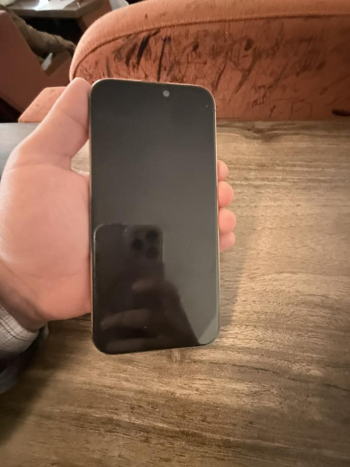 السلام عليكم للبيع ايفون16 برو ماكس ماستر  بعده جديد بطاريه 94  وياه كارتونه السعر 1450 المكان الدورة شارع 60 
الرقم ***********
