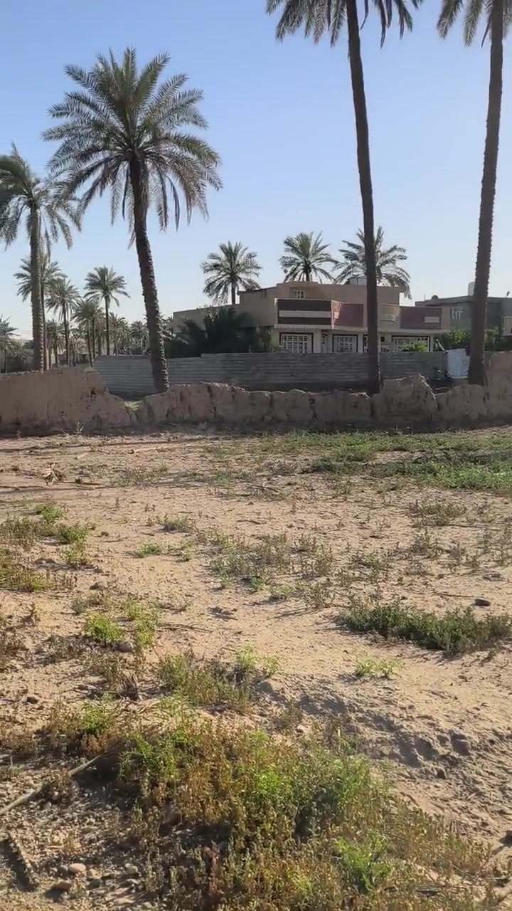 قطعة أرض  للبيع :
​📍 الموقع: ديالى - جديدة الشط - منطقة أم الدم (قرب شيخ محمد).
​📐 المساحة الكلية: 600 متر مربع.
​📐 الأبعاد: الواجهة 23 متر | النزال 29 متر.
​⚡ الخدمات: متوفرة كاملة (كهرباء + ماء وباقي الخدمات).
​📜 نوع السند: سند 25.
​💰 السعر: 45 مليون دينار (وبي مجال ).
​📞 للاستفسار والتواصل مباشرة مع المالك: ***********
