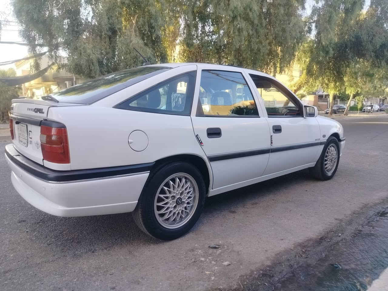 افكتر موديل 1992
حجم 20 كير و مكينه جديد 
فول مواصفات تبريد بي نواقص 
شرط تحول 
صباغ دور ودسات 
استفسار على رقم سعر 46 بي مجال 
‏‪***********‬ اوسيا ***********
