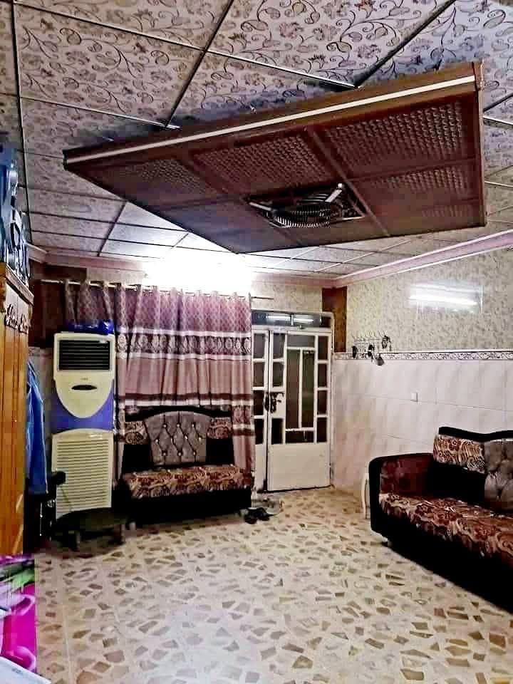 مكتب ابو شمال للعقار ✅️ شقة للايجار في حي الصديق قرب البان شلاوي 

💥 مساحة 200 متر بناء 2014 اتجاه قبلة 

💥 تحتوي على غرفتين نوم وحدة من الغرف سويت 
هول . مطبخ . مغاسل . استقبال . بيتونة . سطح .مخزن 

💥               بدل الايجار 400 الف 
 
موقع المكتب حي السكر قرب جامع الصفا والمروة 
***********
***********
***********
