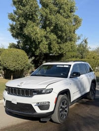 جراند شيروكي 4XE • ٢٠٢٤ • هايبرد تيربو