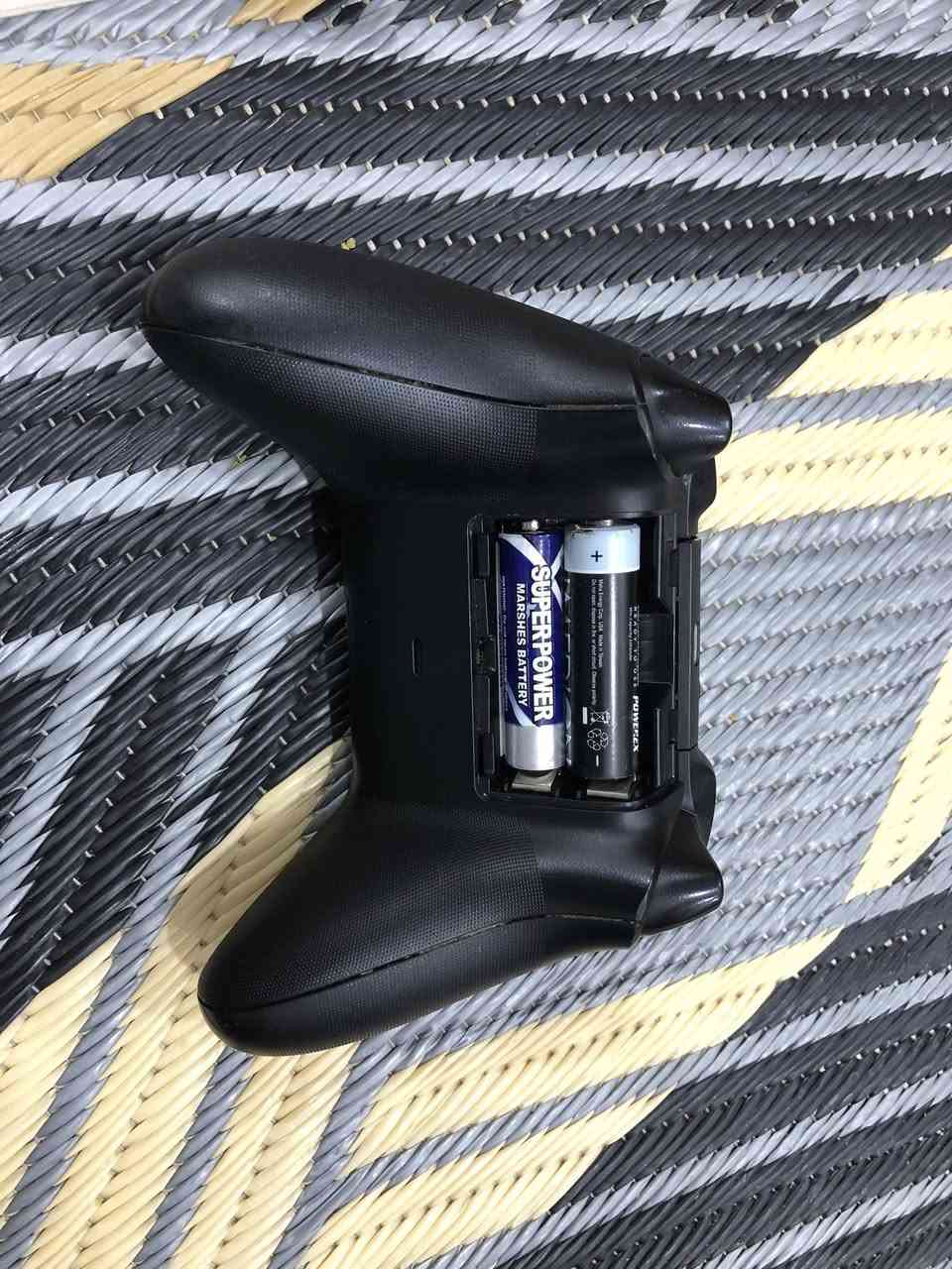 السلام عليكم يده XBOX سيريس

نقص بيها فقط القبق للبطارات

شغاله 100‎%‎
للتواصل متواجد ماسنجر


**إذا كنت صاحب هذا الإعلان وتريد حذفه لأي سبب، رجاءا أرسل رسالة إلى الدعم الفني**