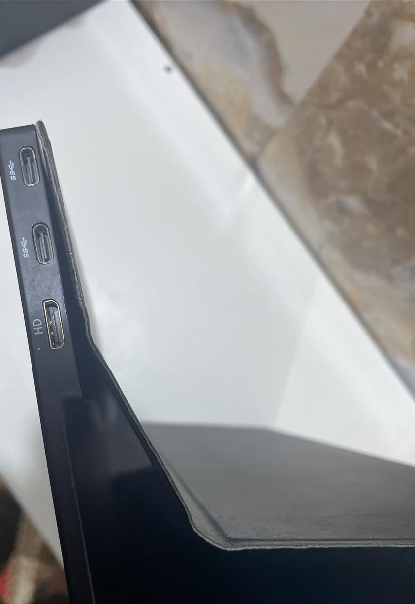 السلام عليكم شاشاه صغيره ما اعرف حجمه بضبط كامله هيه وكيبلاته بدون كارتونه على اعلى سعر ابيع
وشاشه ثانيه ٢٧ حجم ٧٥ هيرتز  وكذالك اعلى سعر ابيع وتوصيل موجود مع ضمان
خاص موجودً وكذالك وتساب***********
