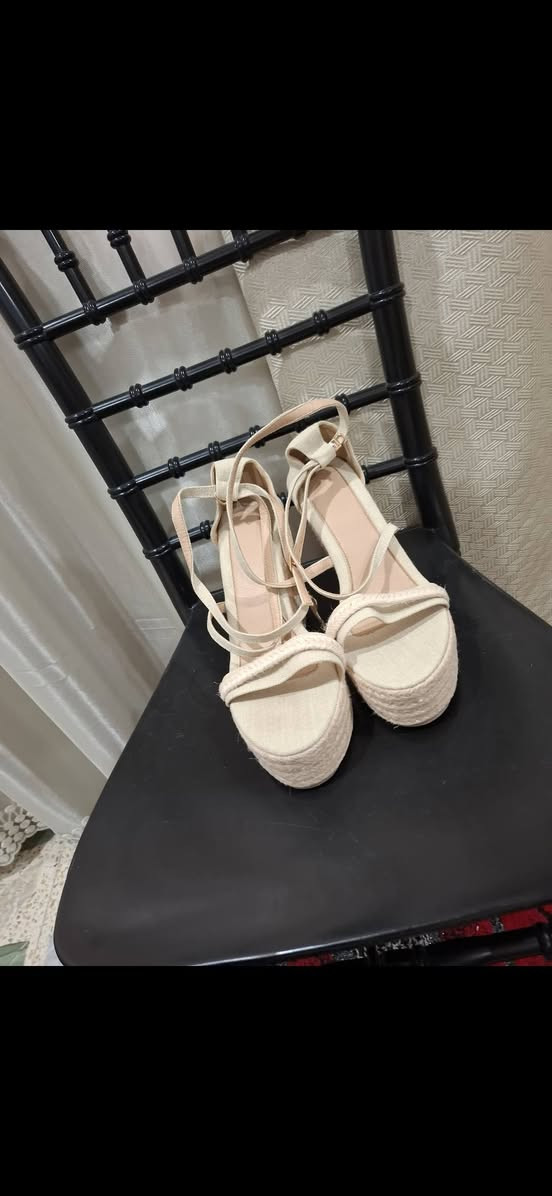 قياس 40 السعر الزوج 5 الف ثنينهم ب 8 الف


**إذا كنت صاحب هذا الإعلان وتريد حذفه لأي سبب، رجاءا أرسل رسالة إلى الدعم الفني**