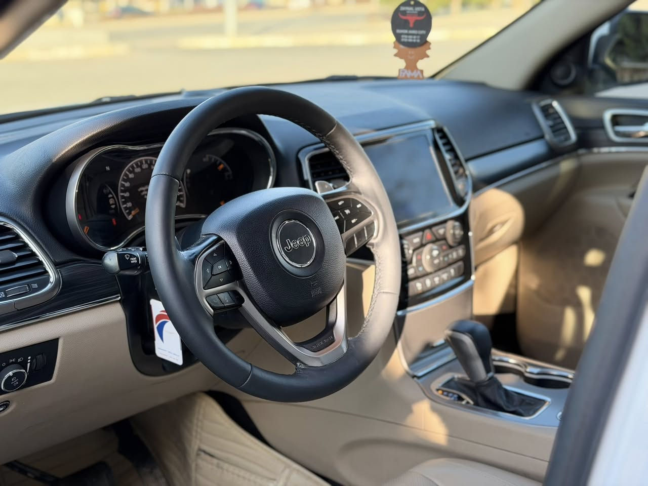 سعر مغرى جدا

جيب كراند شيروكي  مديل ٢٠١٩ ليمتد خليجي وكالة هارلم 

فول مواصفات بصمة 6 سلندر فورويل 

( كـلـيـن تـايـتـل )    

المحرك : V6.  3.6L . 

المواصفات : 4x4

* قيادة ذاتية عند المنعطفات. 

* رادار امامي مع مانع تصادم . 

* تحذير الخروج عن المسار . 

* مستشعر نوم السائق مع نظام التوقف الآلي 

* تحذير النقطة عمياء

* شاحن موبايل وايرلس 

* ⁠تبترونيك كير بالستيرن

* ويل كب بلاك توب قياس  19 انج ..  

* كاميرة . 

* المصابيح الأمامية زنون 

* دخول ذكي. . 

* تشغيل عن بعد .

* الصندوق الخلفيي كهربائي

* حساسات خلفية  .

* مكيف خلفي مع وحدة تحكم منفصلة . 

* تدفئة كشنات + ستيرن +تبريد

بانوراما. 

* مانع تصادم خلفي 

* محدد سرعة . 

* نظام التشغيل والاطفاء الاوتوماتيكي .

* نظام بريك اوتماتيكي

.:: السعر  علق برقم ٣ ياتيك مباشر. 

للأستفسار واتساب   

***********

***********
