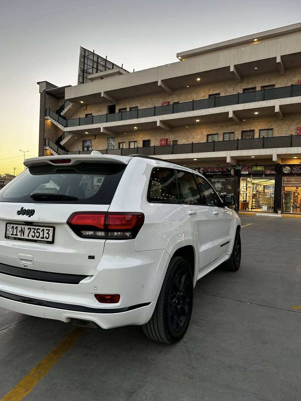 السلام عليكم عندي جيب S 2022 وكالة هارلم بيها بارد بباب السايق وتكحيل على كدة والضربة قبل متصلح موجوده صورتها ماشية 58.000 وقابل للزيادة وتفاصيل اڪثر على الخاص اريد اراوس بتاهو 2023 LT لون اسود راس براس بدون فرق حتلو امريكي


**إذا كنت صاحب هذا الإعلان وتريد حذفه لأي سبب، رجاءا أرسل رسالة إلى الدعم الفني**