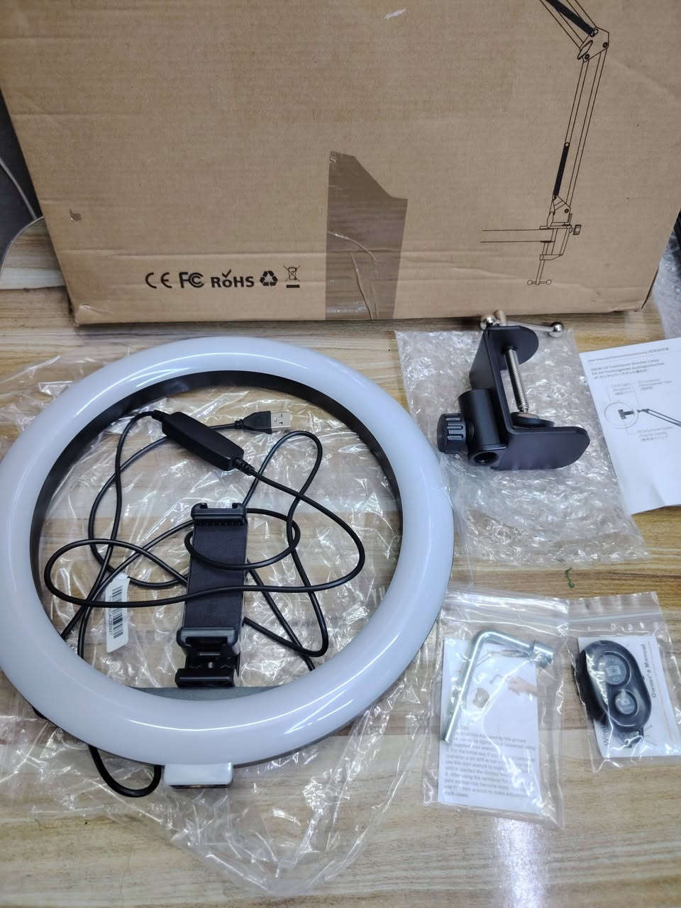 رنك لايت حلقة ضوء مع حامل مكتبي وحامل الهاتف وجهاز تحكم عن بعد، 3 ألوان إضاءة خافتة لحلقة تدفق الضوء لـ تيك توك يوتيوب تسجيل فيديو صورة سيلفي موضح بالصور السعر 10 الاف للطلب او الاستفسار التواصل عبر رسائل الصفحة متوفر توصيل بغداد ومحافظات 👍 #تابع_الصفحة_يوصلك_كلشي_جديد


**إذا كنت صاحب هذا الإعلان وتريد حذفه لأي سبب، رجاءا أرسل رسالة إلى الدعم الفني**