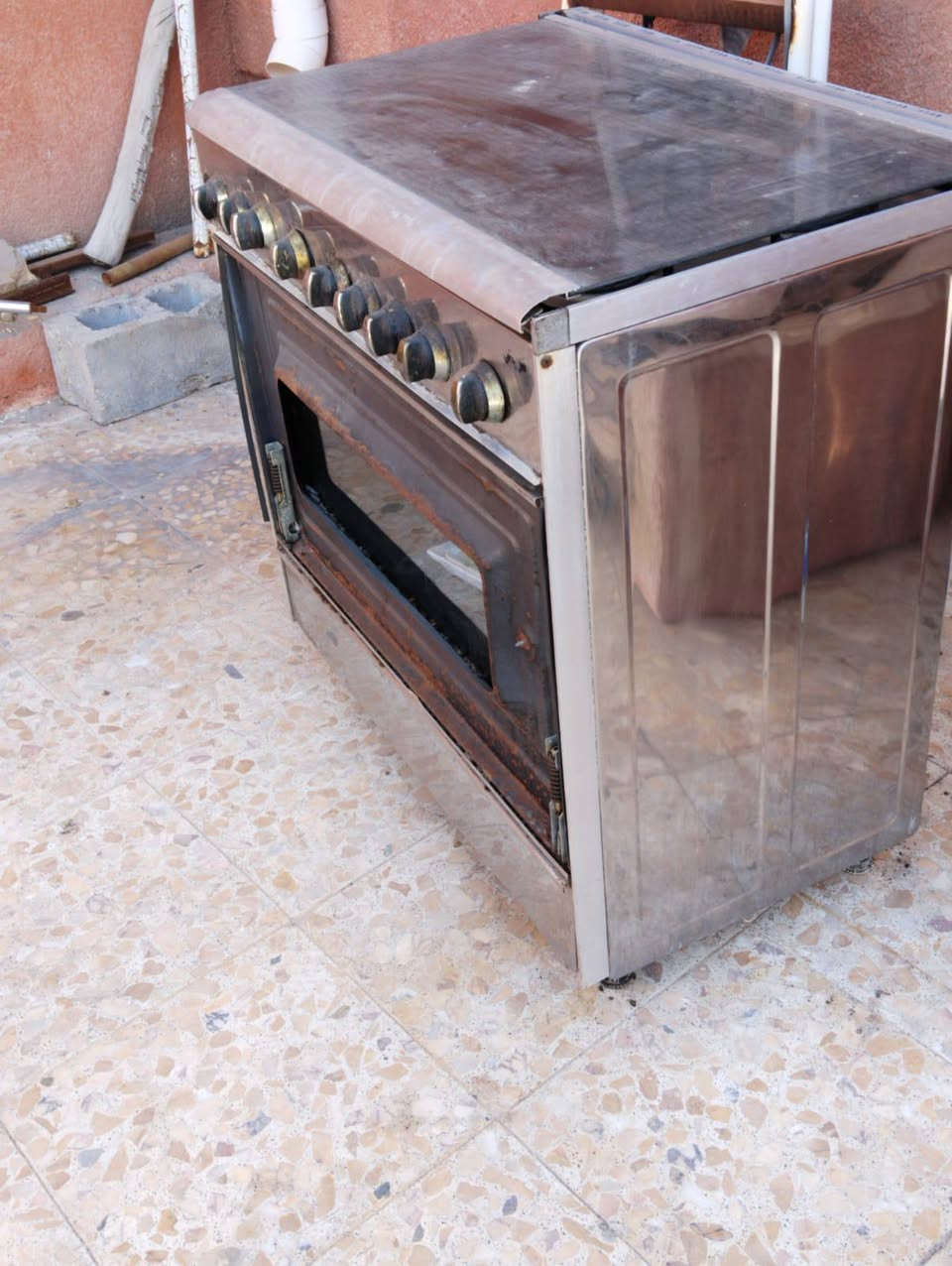 طباخ للبيع كلشي شغال سعر 125 وبي مجال 
البصره الرقم ***********
