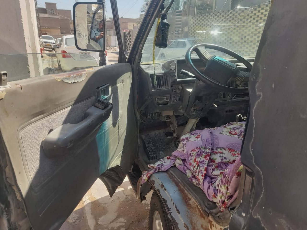 السلام عليكم كيا بستا للبيع مديل 94 رقم نجف الماني مالكه موجود وعدي بيه وكاله ام الباركود مكينه كير حداديه خير من الله شواصي مابيهن شي تخم تاير سياره جاهزه من كلشي السعر 21 وبيه مجال للستفسار الاتصال *********** مكاني نجف
