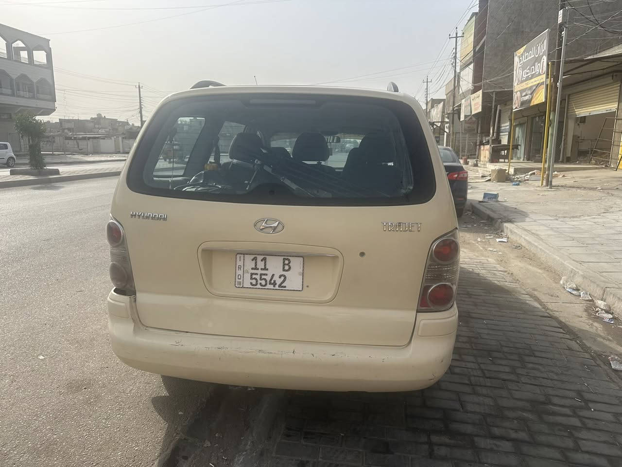 سياره هونداي ترانجيت 2006 بس كشرها تعبان شويه  ب اسمي مكان بغداد قريب الأعلام.    سعر 60

