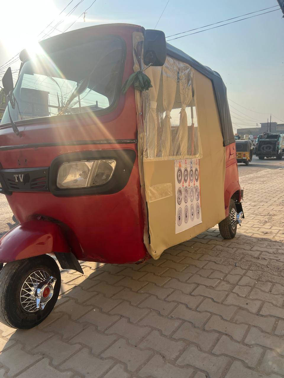 تكتك للبيع موديل 2018اوراق معمره دوس تخم بوربرين جديد درايم شفتات دعاميه جديده جادر جديد جدد السعر 2400وبيها مجال عنواني محموديه حي العسكري ***********
