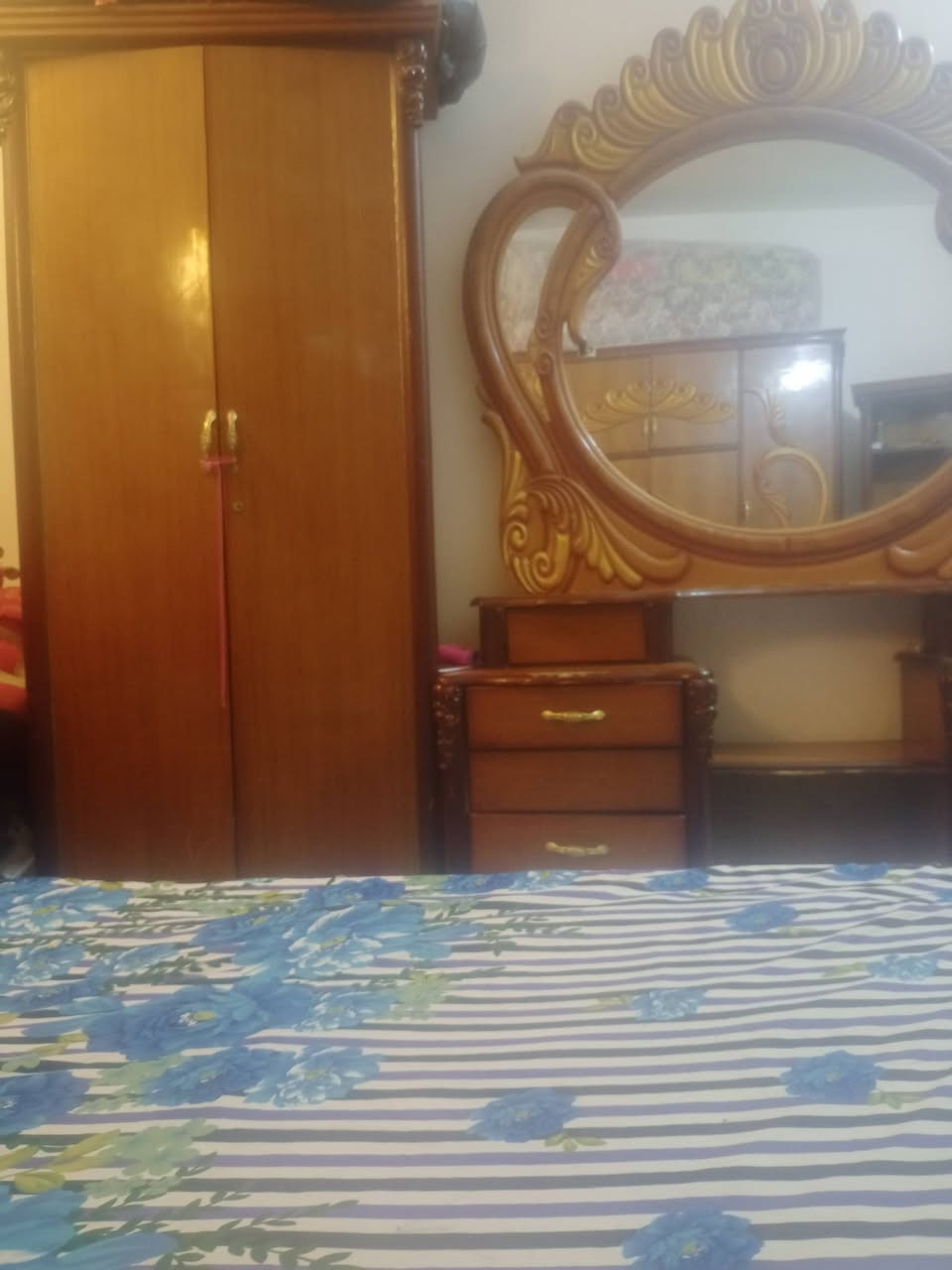 السلام عليكم عندي غرفه نوم صاج 5 قطع نضيفه مابيها اي شي سعر 650 مكاني بغداد


**إذا كنت صاحب هذا الإعلان وتريد حذفه لأي سبب، رجاءا أرسل رسالة إلى الدعم الفني**