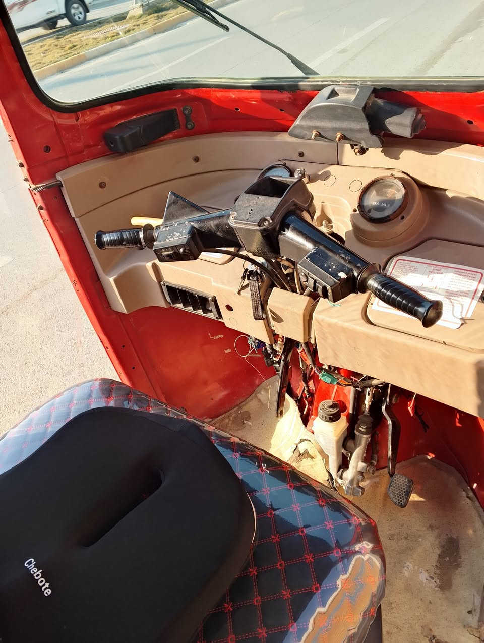 السلام عليكم
تكتك للبيع موديل ١٨ 
رقم واسط انكليزي 
العنوان واسط نعمانيه 
***********
