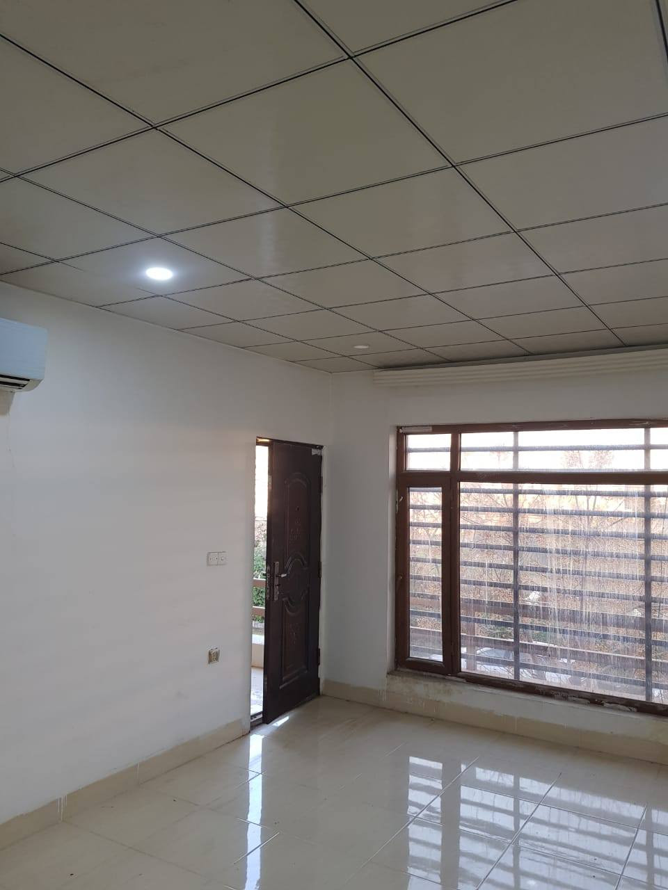 🏡بيت مقابل حديقةفارغ للإجار🏡
للإستفسار واتساب***********
/مساحة200متر/4غرف/طابقين/
/سباليت/دكتات/كاونتر/
/كراج/غرفة ماستر/بلكون/
/أربيل/المربع الذهبي/بارك32/
/مقابل إمباير/خلف فندق سينترو/
