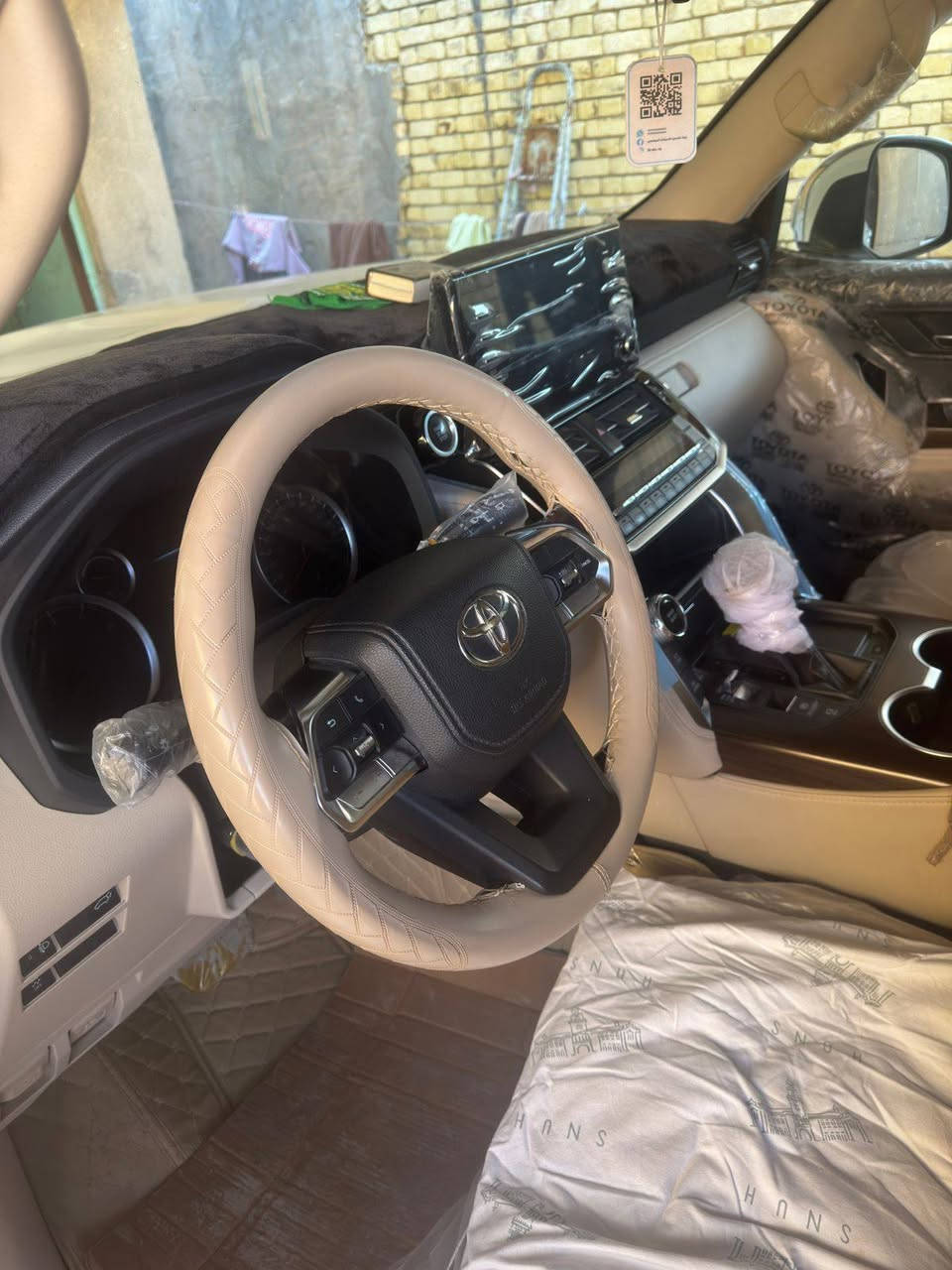 سلام عليكم 
لاندكروز موديل 2022
تنفس طبيعي شركة ساز
رقم بغداد
كشحنات جلد 
السياره كفاله عامه شرط سونار 
استفسار ***********
مكان السياره ناصرية
