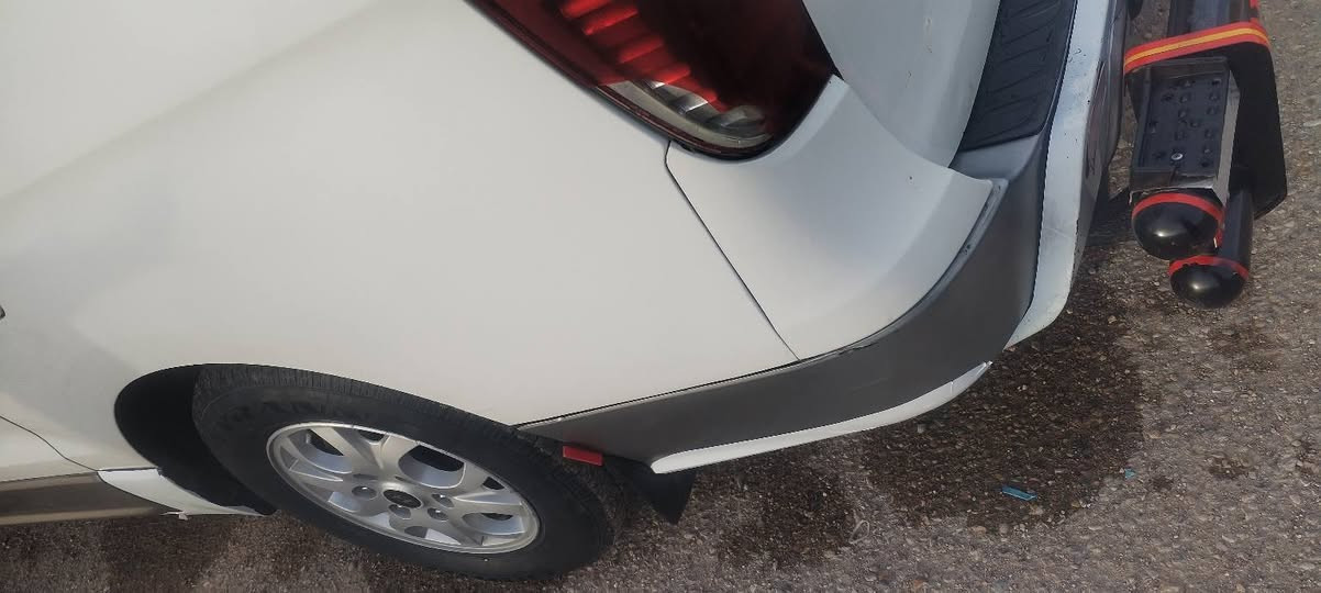 السلام عليكم موجود سياره ستاركس للبيع موديل 2009 رقم بغداد انكليزي باسمي مكاني  بغداد ابو غريب سياره بيها فقط بارد الباب الصدر الايمن وبيها بالجامقل  الخلفي شبر بدون دواخل سياره كفاله عامه من كص وتبديل مكينة بيها تبخير بسيط سياره تخم تاير صدر خلفي امامي سياره جاهزه من كل شيء ما ناقصها اي شيء *********** واتساب
