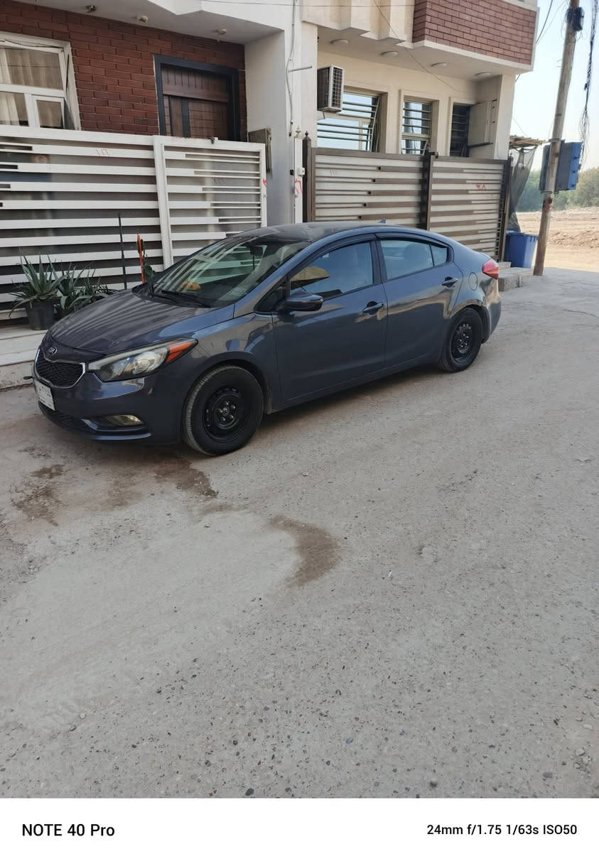 سلام عليكم من رخصة إلادمن
 فورتي 2016
سيارة مواصفات عادية 
محرك كير مكفول محرك دوش
سيارة مصبوغة حزام جمالية بدون تكم بدون دواخل
حادثها خفيف مثل شوفة عينكم 
ماشية 210
سيارة خير من اللة تحكم ستيرن حساسات خلفية 
سيارة حلوة مال جناي 
سعرها 110وبيها مجال للطيبين
مكان سيارة بغداد الدورة
للاستفسار  ***********
