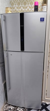 ثلاجة هيتاشي للبيع  ام الشاشة اللمس احس شي ب ثلاجات سعر ٦٠٠ ٠٧٨٠٩٧٠٣٤٢...