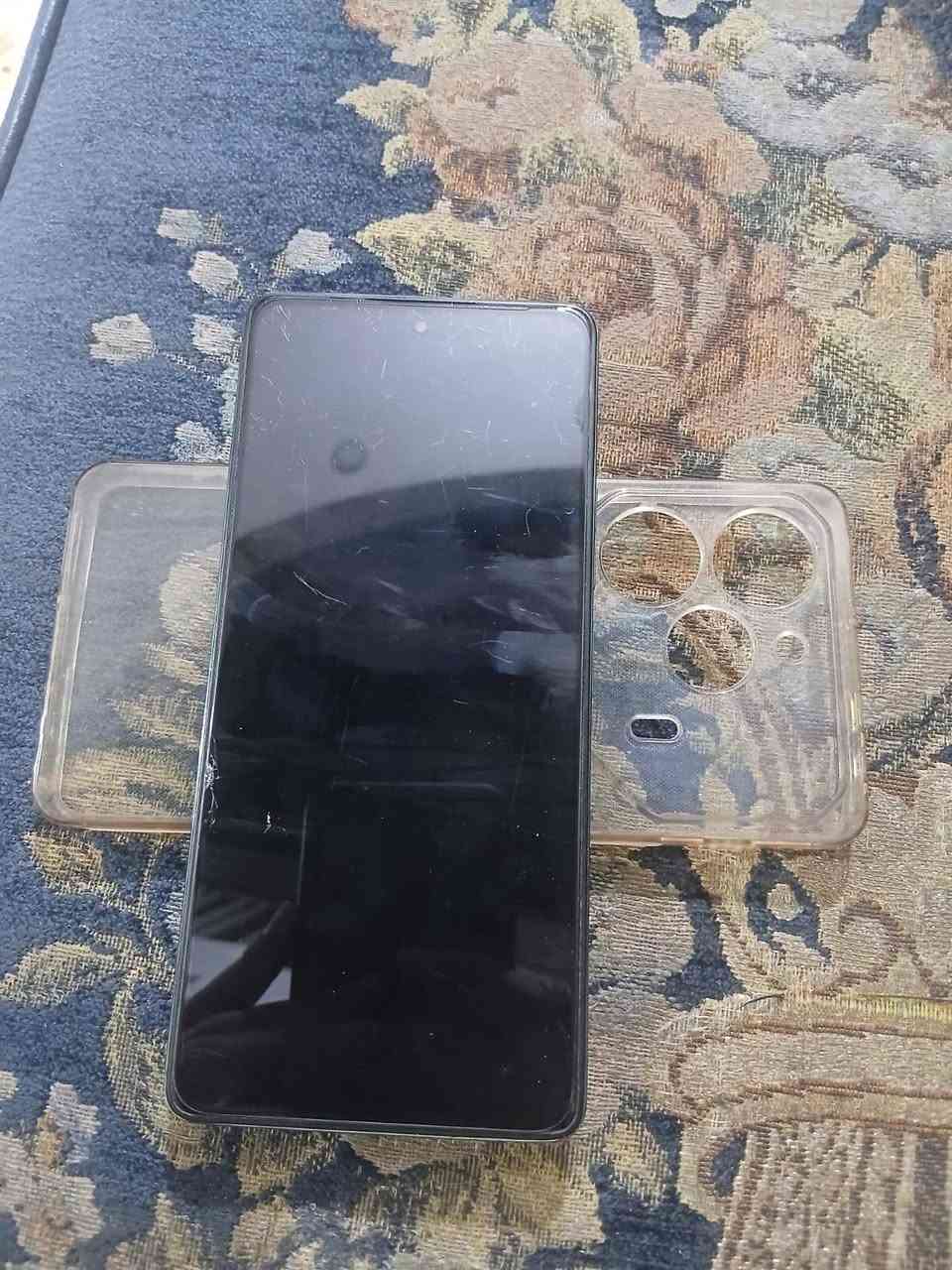 تكنو بوفه 6برو فايف جي جهاز كفاله عامه مكفول من تصليح وما داخل صيانه بيس البصمه واكفه اثر طيحه شوي زلوغ بل شاشه ما مأثر  الجهاز مال العاب الذاكره 256 عشوائية18 يعني 6+12 الجهاز مكفول من تصليح السعر 160 وبي مجال حك جيه ***********

