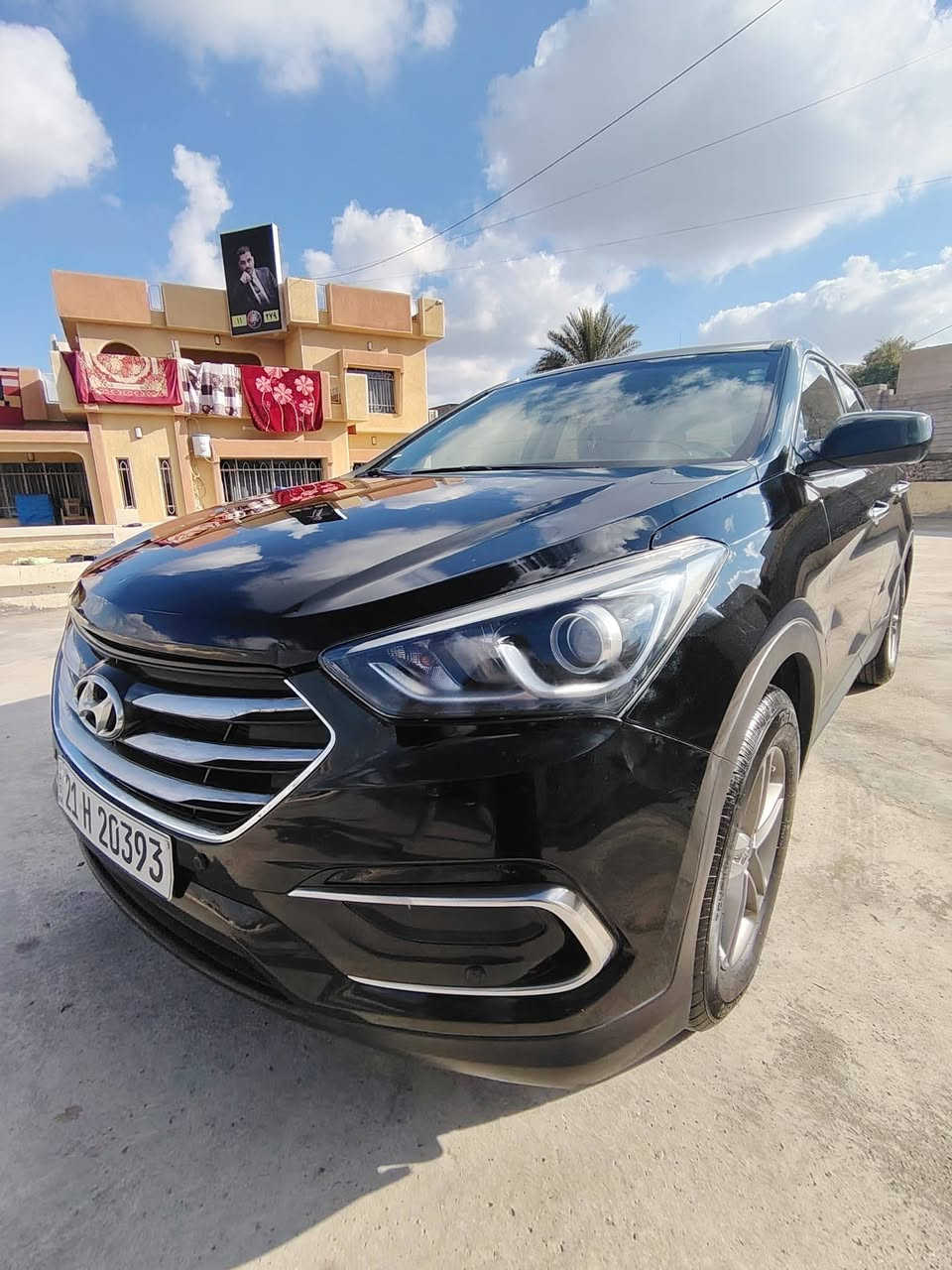 السلام عليكم
SANTAFEA FE SPORT 2017
وارد امريكي 
شبه كلين بيهة صبغ اقل الشبر بحافة البنيد فوك العلامة 
السيارة جديدة مال جناي 
ماشية 124 الف 
فول عدا البانوراما والبصمة 
داخل لونين 
لايت ليد 
جامات اوتو 
تبريد مركزي 
تبريد قطعتين 
شاشة 
كاميرا 
حساسات 
وباقي المواصفات المعروفة 
السعر 155 وبيها مجال 
الاستفسار ***********
