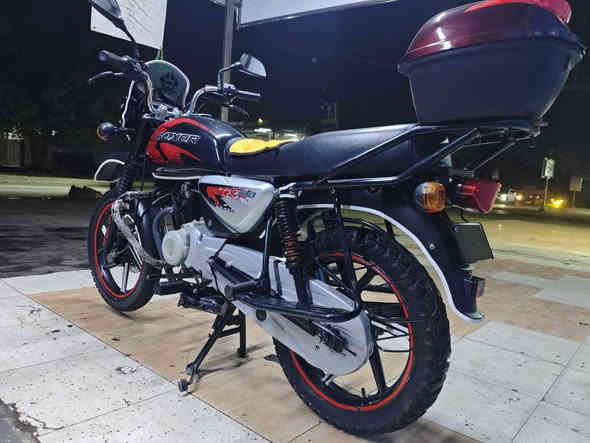 دراجه بوكسر السعر مليون وثمنميه موديل 22 النضافه مثل الفيديو العنوان الشعله ***********
