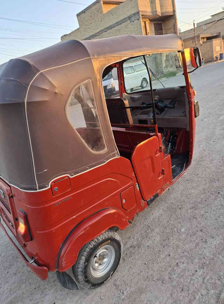 تكتك للبيع الكشر كفاله عامه من اي ضربه بس المكينه مجفته رقم عربي ***********
