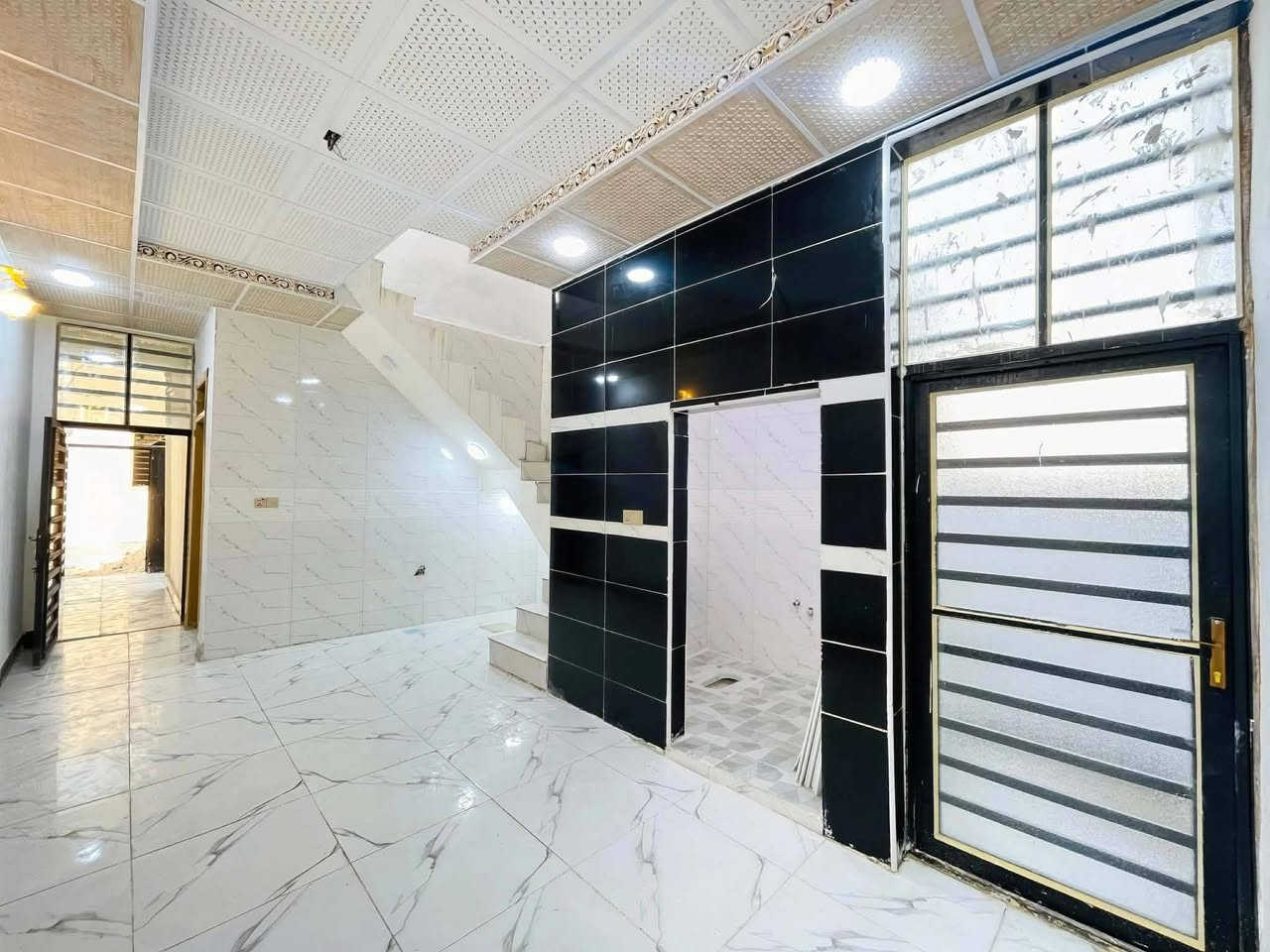 دور سكنيه للبيع  🏡
ألمساحه 80 متر 

 #طابو_زراعي_سند_٢٥_أقرار_محكمه

بسعر 32 مليون #مع_المجال

غرفه/صاله/مطبخ/صحيات 2/استقبال/كراج /مكشوفه 

الخدمات🏡

ماء/كهرباء/سوق/مدارس/تبليط/انترنت ضوئي 

السطوح مزفته 

ابواب كامله تسكام

ابواب صحيات pps اصليه 

الموقع 🏡 ألنجف/شارع الصب عمود 317

للتواصل 📞
