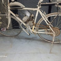 بايسكل محور محرك ٨٠ سيسي  خبط دهن وبانزين ناقصة بس  جوب خلفي ووراس بلك...