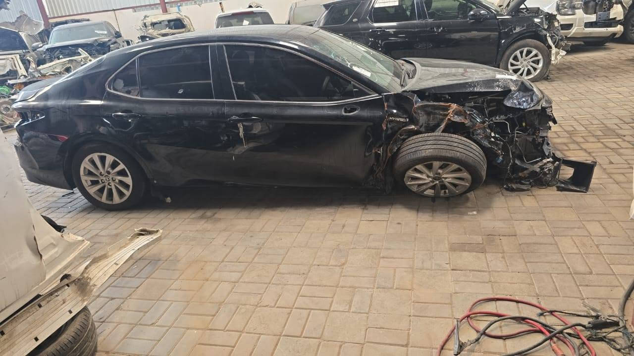 كامري 2023خليجي هايبرد ياباني حادت جملوق خلفي واشويه باب ماشية 90 كيلو متر كير محرك بشرط السعر 173 مكان السيارة زاخو 
***********
