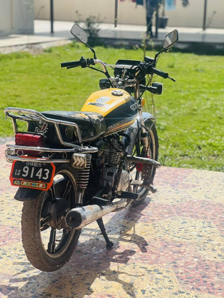 سلام عليكم دراجة أيراني نضيفة ومخلص موديل 2023 اوراق كاملة تجي تفحص وتشوف كهربايات كلها شغالة رجان الموشراي لا يتعبني لان إني متوازي علا فلوس سعر 575 وبيها مجال رقم ***********
