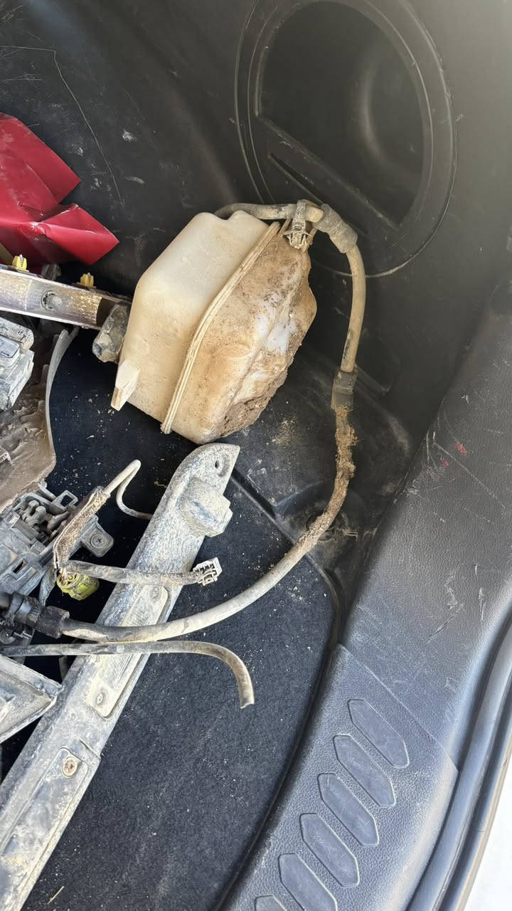 غراض سبورتج 2013 للبيع 
عقل مال محرك الفين خليجي دوش اصلي 
دبة ماء 
دبة ماسحه
بدنه هي وراديتر التبريد والماء والمروحه طبكه كامله
درايم شفت هو الفج والفلنجة
فرشة الجنطة
دبه عنبار ام الحساس
دعامية امامية مقفله 
شباك امامي 
مازده جهه السايق لو العبري ما متاكد 
واشاير خلفيه


**إذا كنت صاحب هذا الإعلان وتريد حذفه لأي سبب، رجاءا أرسل رسالة إلى الدعم الفني**