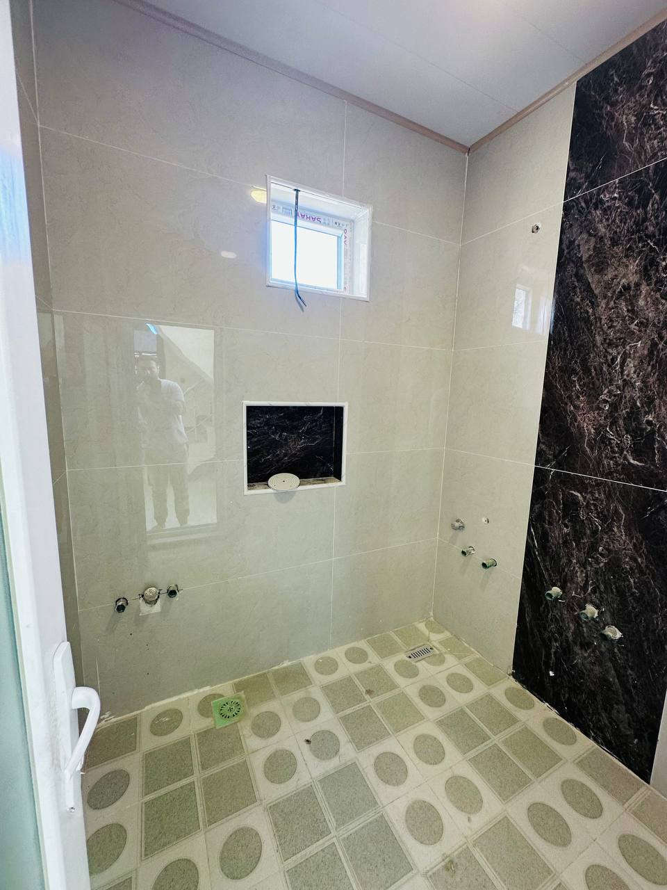 🏠 بيت للبيع بناء جديد
في حي الامين / شارع ابو التنانير 
مساحة ١٠٠ متر مربع
🌿 للاستفسار الاتصال بالارقام ☎️
***********
***********

🔹او زيارة مكتبنا ( مكتب علاء صاحب دوحان )
 فلكة الجامعة / بداية شارع حيدر  حجي هندي
