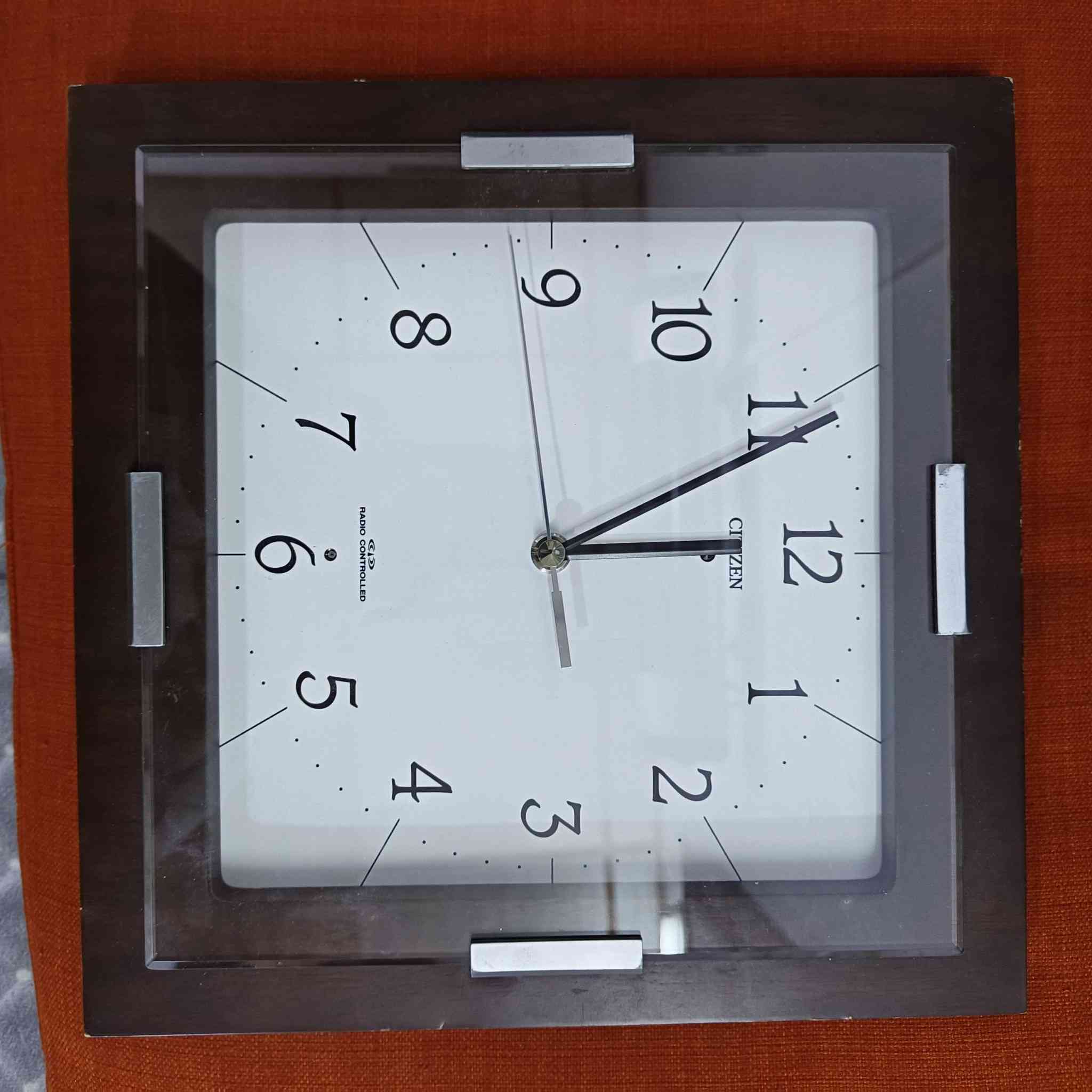 ساعات متنوعة صنع ياباني صناعة قديمة مخزنة استعمال يابان فقط الاتصال او المراسلة ***********
