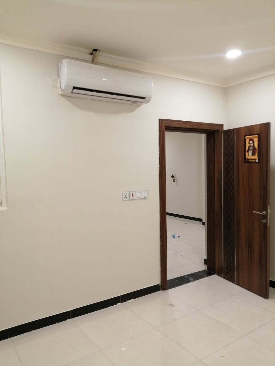 ((   الى اهلنا في الديوانية ترميم وصبغ البيوت والمحلات وعمل الديكورات وبأسعار مناسبة  )) #نضافة_العمل_شرطنا_الاول
1- تصليح الجدران البورك والاسمنت الداخلية والخارجية 
2- صبغ بجميع الاصباغ (( جوتن / بتك / ديلوكس / بلو / المرجان ))) وكل انواع الصبغ والمعاجين الديكورية
2- سحب معجون الجدران والجبسن بورد..
4- عمل السحبات الفلين والفوم والبورك
5- تشكيل المعاجين الديكورية (( فلفت / ستوكو / بلص)))
للعمل راسلوني على صفحة الفيس بوك او الواتساب ***********
الديوانية
