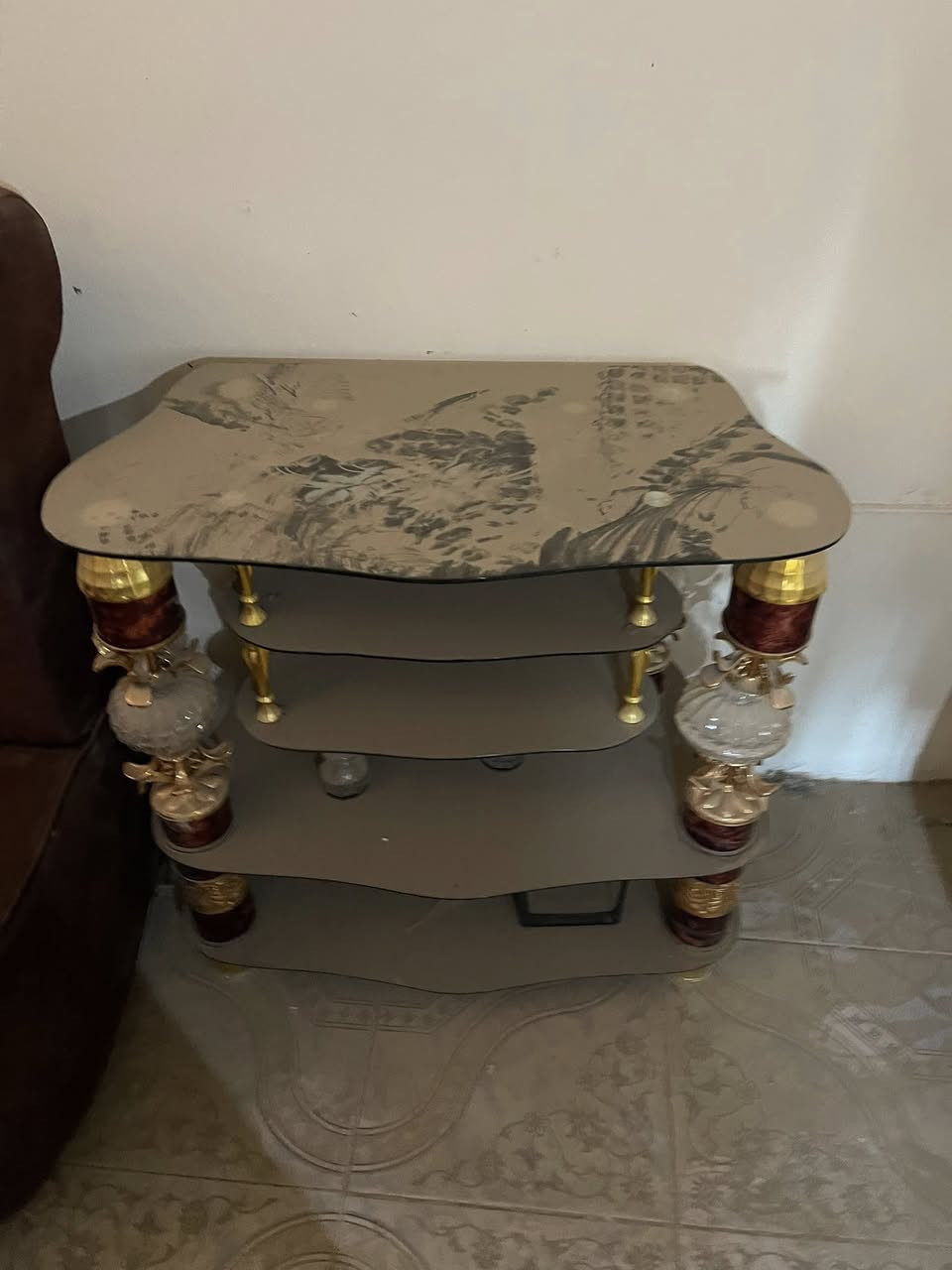 السلام عليكم عندي غراض لبيع غرفت نوم صاج بدون كنتور وتخم ٧ مقاعد و مبرده كمفيره و كاونتر كلهن نضيفات جدا  *********** مكان بغداد اني مكلف بل نشر
