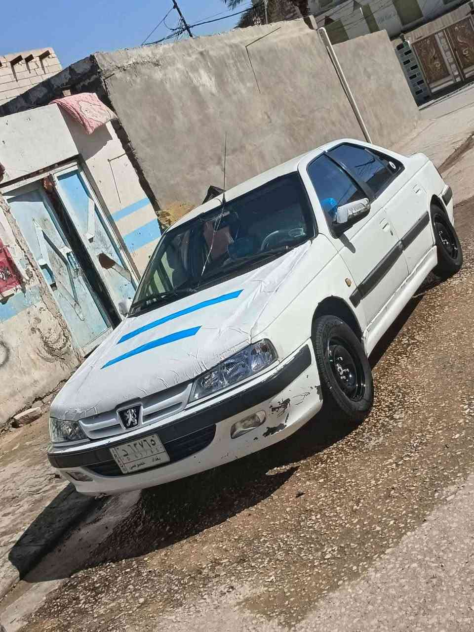 سياره بيجو بارس للبيع رقم بغداد مدور ثاني يوم جير ومكينه مقفولات السياره نظيفه ماه قشرهم ضيف والسياره حلوه جاهزه السعر 35 موديل 11 واللي عنده مراوس خليجيني مراوس فقط ياباني مكان النجف 
***********
