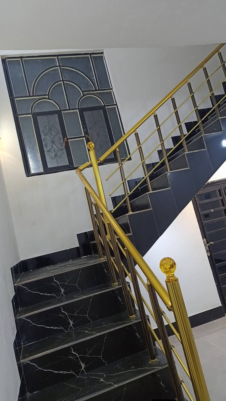 بيت 100متر طابو زراعي سند 25 غرفه صاله مطبخ وستقبال عنوانه مدخل العباسيه ماقبل الحولي الجديد ***********
خلف معرض حيدر السلامي
