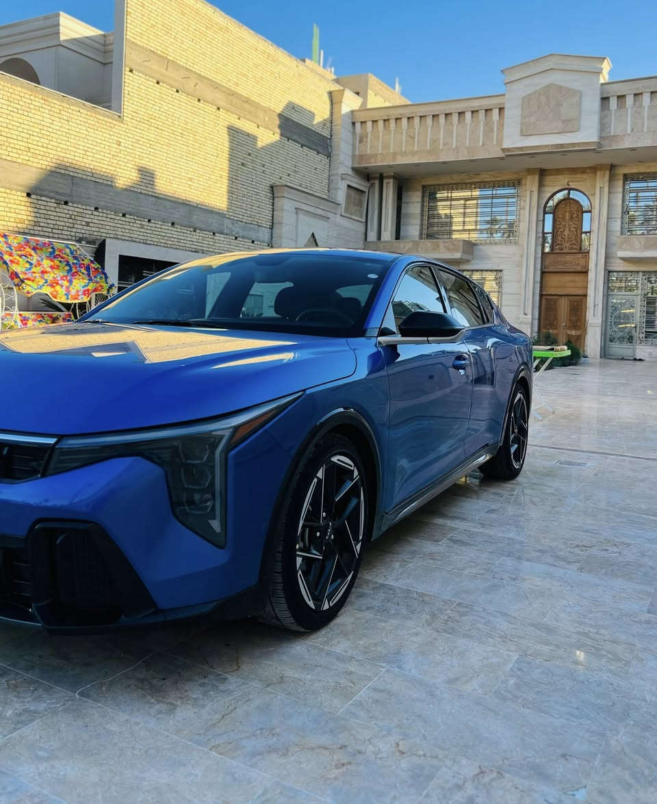 السلام عليكم 🔥😎 بيع مراوس شنو عندك نزل 
كيا K4 GTLiNE 2025 
دخول جديد ترقيم جديد سنويه ب اسمي 

عداد المسافه 15 الف على مشي امريكا 

بدون ايرباك قطعتين صبغ الجاملغ راجع نفسه 

المواصفات 🔰 GTLiNE
الون جويتي 
محرك 2.0 دوش 
بصمه ابواب وتشغيل عن بعد 
شاشه متصله 
مقاعد جلد 
كشن السائق كهرباء 
تحكمات ستيرن 
شاشه 
كامره خلفيه 
سايد بريك دكمه 
لد امامي خلفي 
داخل وخارج زينون 
درايف مود وضعيات قياده 
مانع تزحلق 
نقط عمياء رادار 
اوتو هولد 
تدفئه ب الكشنات 
وبعد بيها مواصفات 

 📍 مكان السياره / بغداد الكاظميه 

📞 ***********

📞 ***********
