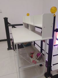 ميز دراسة • الدورة • مكتب