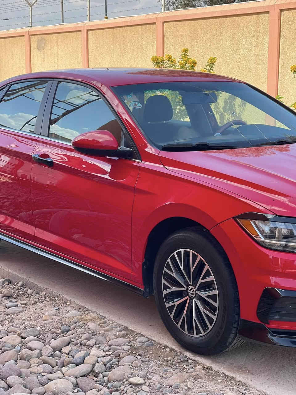 السلام عليكم
للبيع فولكس واجن جيتا 1.4 TSI  
2019
محرك 1400 تيربو 🚀 مابيها اي نقص 

✅  جيتا S 
✅ محرك 1400 TSI تيربو (اقتصادي وسريع)
✅ رادار امامي 
✅ مقاعد قماش
✅ هناد بريك دگنه 
✅ شاشة معلومات وترفيه
✅ كاميرا خلفية
✅ عرض المعلومات على الزجاج الأمامي (HUD)
✅ نظام تشغيل بالبصمة (Start/Stop)
✅ مراقبة النقطة العمياء
✅ نظام التحكم على المنحدرات
✅ نظام فرملة الطوارئ
✅ مستشعرات وقوف
✅ مصابيح LED خلفيه
✅ مصابيح زينون أمامية
✅ أبل كاربلاي (Apple CarPlay)
✅ 8 وسائد هوائية
✅ صندوق كهربائ 
 السعر 128 انسب سعر بالسوك 
للاستفسار 

***********

